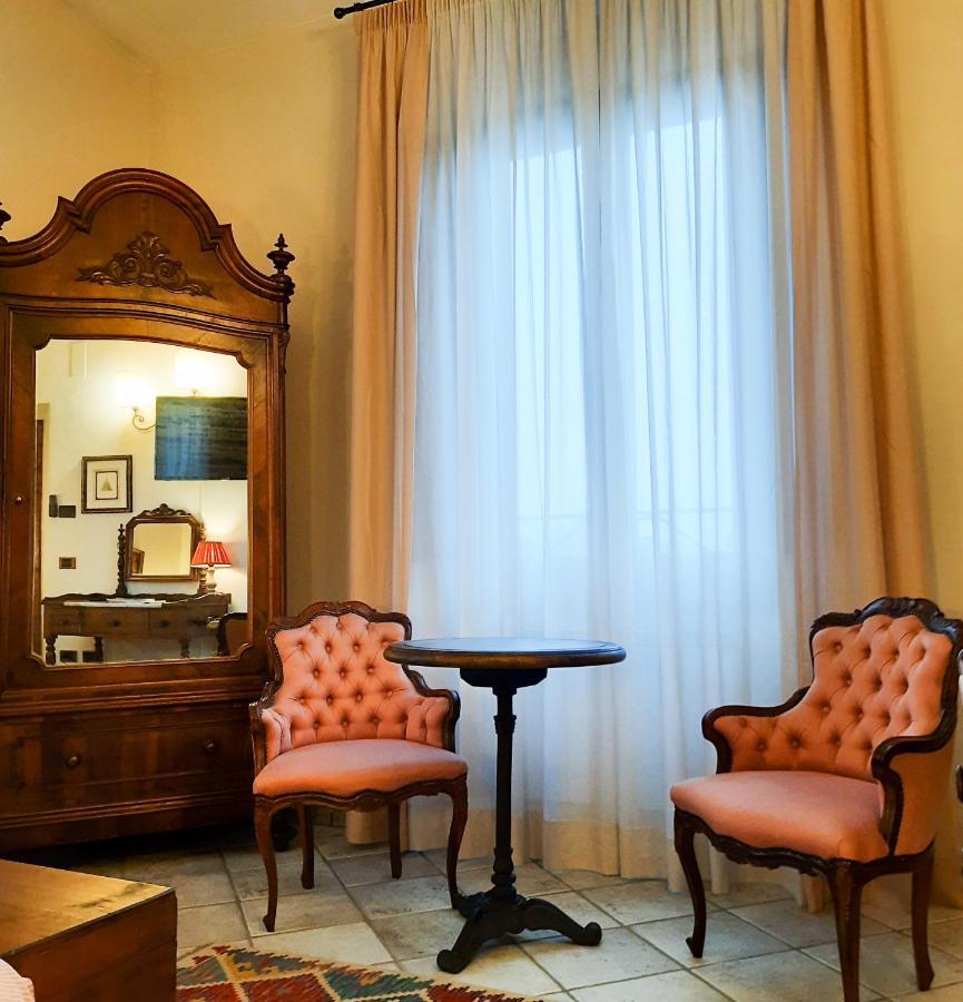 Boutique Hotel Fox'S Inn San Giustino Valdarno ภายนอก รูปภาพ