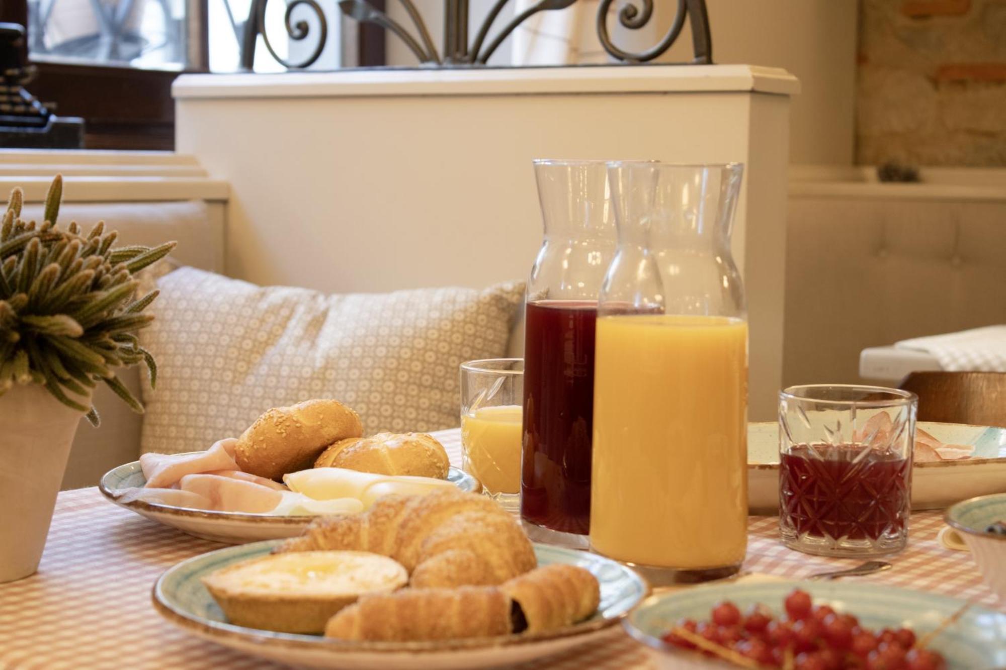 Boutique Hotel Fox'S Inn San Giustino Valdarno ภายนอก รูปภาพ